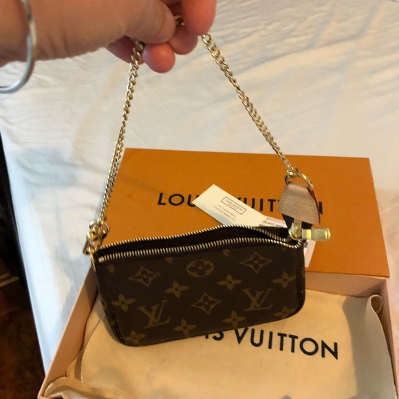 Authentic Louis Vuitton monogram mini pouch - Picture 6 of 8